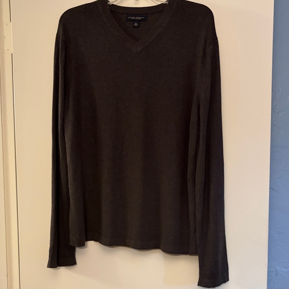 Banana Republic Men’s Brown Silk Cashmere‎ V-Neck Long Sleeve Sweater, size XL